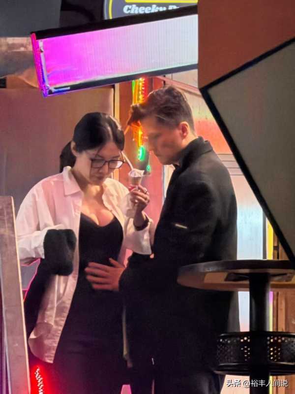 曝徐冬冬疑怀孕!尹子维温柔摸肚子细节好暖心
