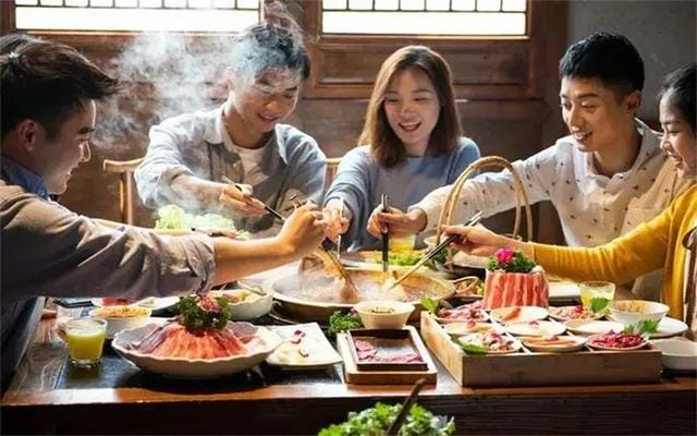 
        外地普通人到深圳，一般从事什么行业最赚钱？        