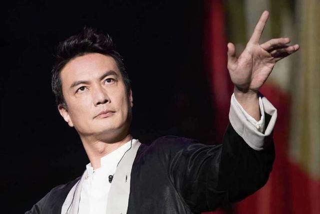 李泉家世显赫（52岁李泉老来得子）(2)