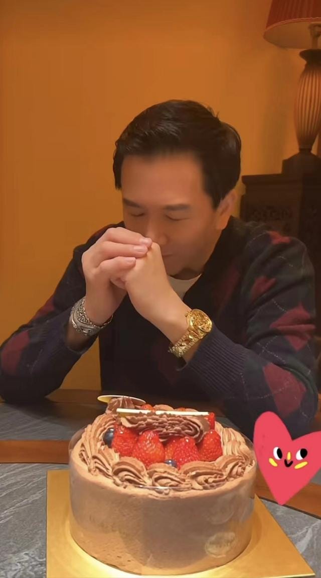温兆伦图片最帅的图片（58岁温兆伦定居内地庆生）(3)