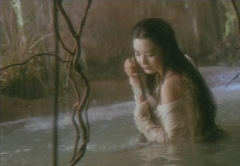 白发魔女传蔡少芬版（12版“练霓裳”颜值对比）(20)