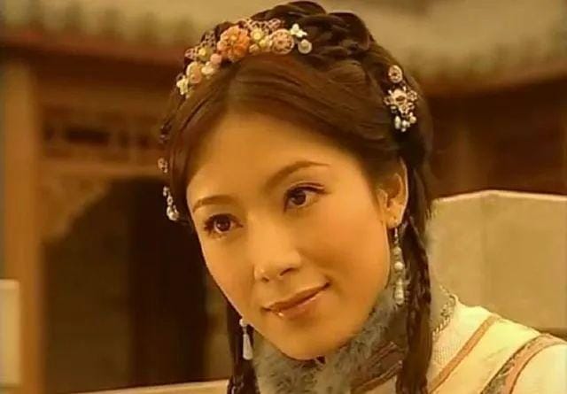 杨怡和张可颐对比照（TVB视后下嫁情场浪子）(7)