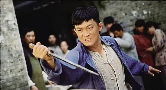 杨志刚郭靖宇为什么不同姓（不捧“亲弟弟”杨志刚）(24)