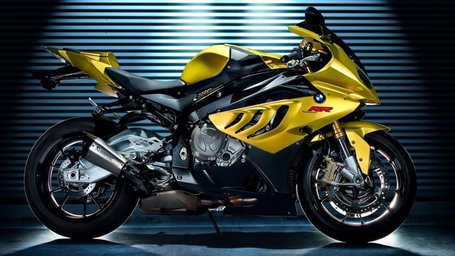 【宝马s1000rr二手】梦寐以求的摩托跑车——宝马S1000 RR，是你喜欢的菜吗