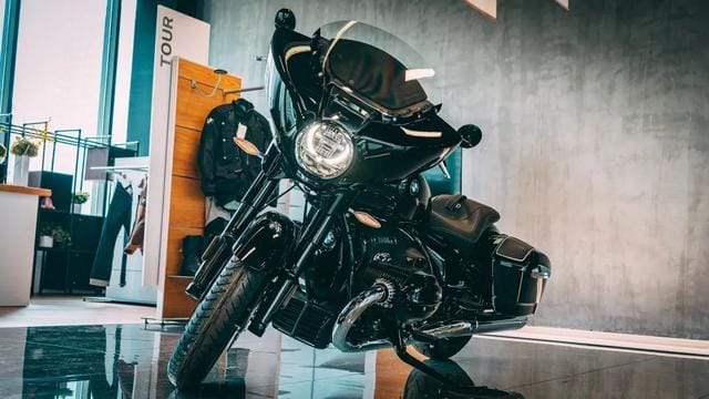 【宝马复古摩托车r5】原来宝马也有这样的摩托！探店BMW R18 游侠/洲际旅行家