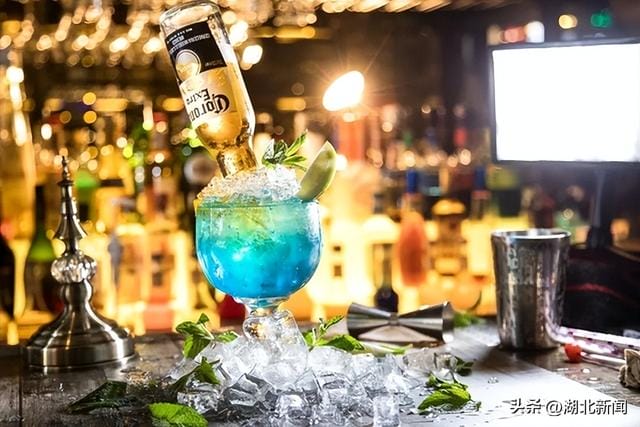 线上小酒馆真能月入8万吗