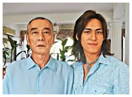他是《重启》中的黑眼镜，周杰伦称赞他是不可多得的人才
