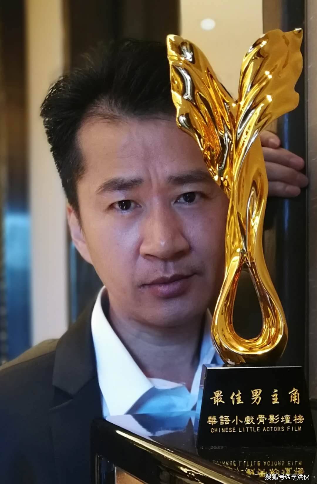 明星直播带货新闻稿_不拍戏、带货受挫、卑微地向冯小刚求角色,李嘉铭演技也处处碰壁(图8) 男主卑微求女主原谅_明星直播带货新闻稿_感情的戏我没演技