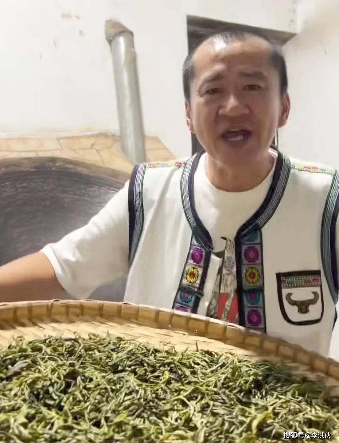 明星直播带货新闻稿_不拍戏、带货受挫、卑微地向冯小刚求角色,李嘉铭演技也处处碰壁(图4) 男主卑微求女主原谅_明星直播带货新闻稿_感情的戏我没演技
