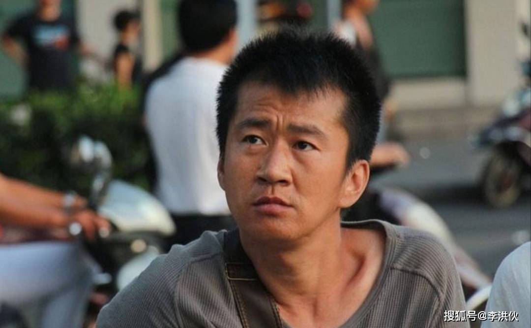明星直播带货新闻稿_不拍戏、带货受挫、卑微地向冯小刚求角色,李嘉铭演技也处处碰壁(图7) 感情的戏我没演技_明星直播带货新闻稿_男主卑微求女主原谅