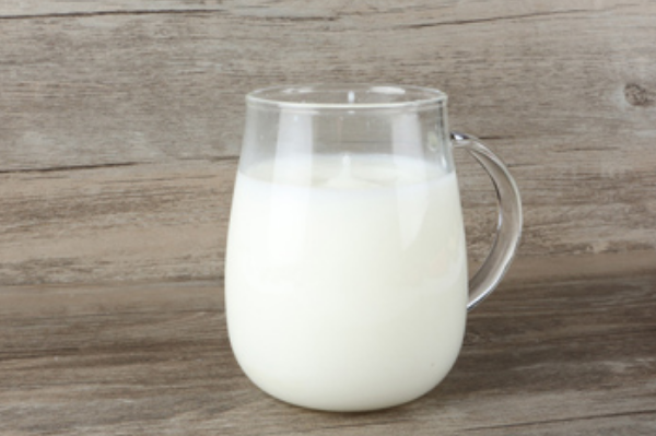 女人长期喝羊奶的好处 美容养颜 促进人体对钙的吸收