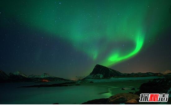 美丽北极光之谜 揭秘北极光形成的原因 电流造成五彩光芒