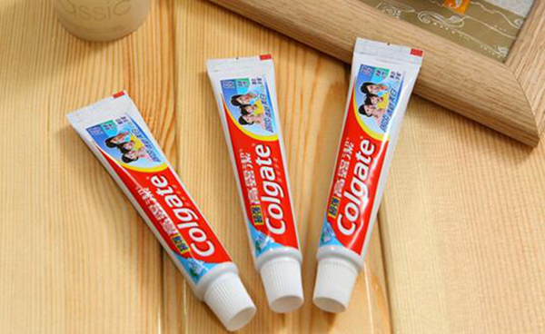 牙膏可以代替洗洁精吗 可以 同样具有清洁功能