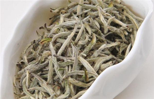 白茶属于乌龙茶吗 不属于 两种不同的茶类
