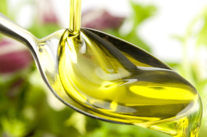橄榄油能不能护发-头发干燥可以用橄榄油吗