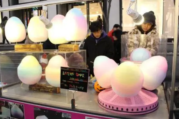 棉花糖是用什么做的：蔗糖制作(食用棉花糖的好处)