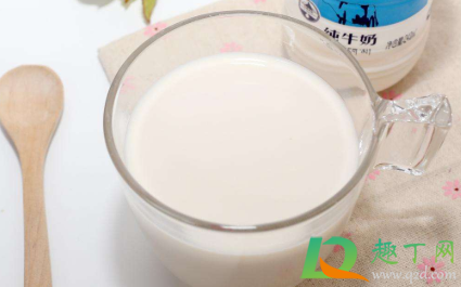 纯牛奶没过期怎么有酸味-纯牛奶有点酸味还能喝吗