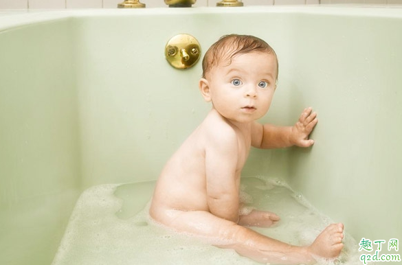 婴儿用哪种浴巾比较好 婴儿浴巾怎么选择