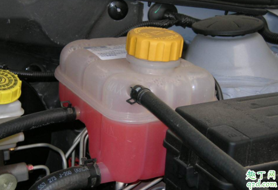 汽车冷却液箱可以加水吗 冷却液没漏也会变少吗