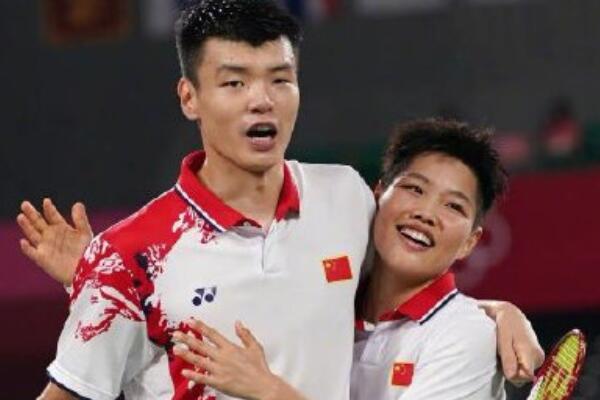 第18金 黄东萍和王懿律 本届中国羽毛球队首枚金牌