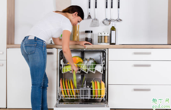 洗碗机多久清理一次 用洗涤剂清理洗碗机行吗